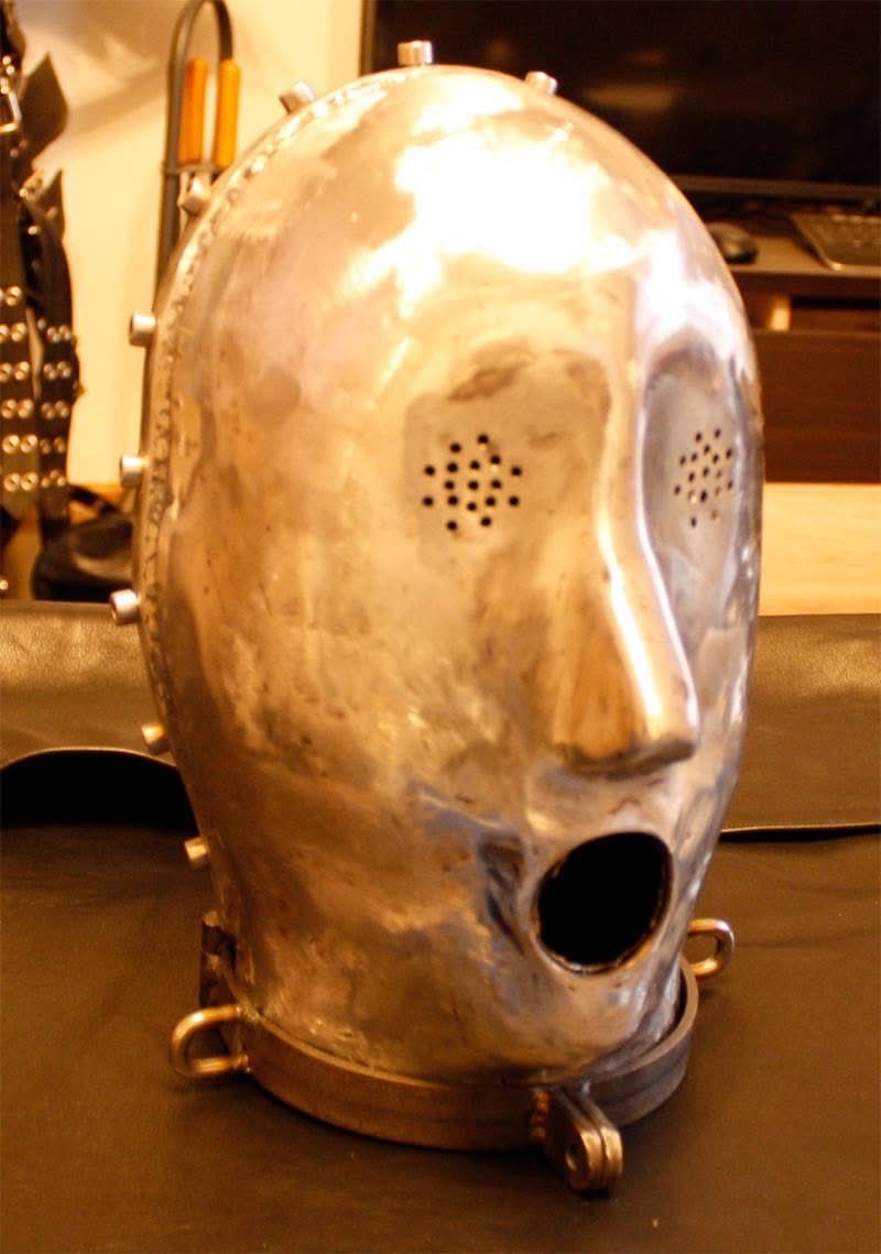 jankay47's tweet photo. Heavy metal aesthetic. Fully hinged steel mask piece up for grabs. 

#MetalMask #SteelGear #AlternativeFashion #SteampunkDesign #IndustrialAesthetic #GearLife 
#bondage https://t.co/P8r0ils6oJ
