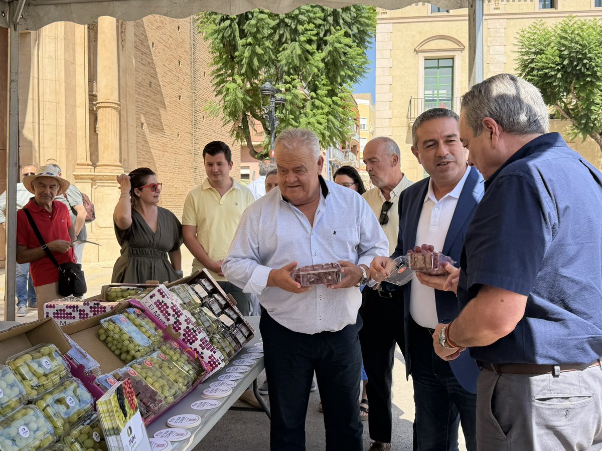 RM_Agua's tweet photo. 📈🍇 Las ventas al exterior de uva de mesa de la Región crecen un 19 por ciento y alcanzan un récord de 292 millones en 2025

El valor de las exportaciones se ha incrementado en casi 47 millones de euros en un año

https://t.co/jN0TPbNi3z https://t.co/zF9zByEj4F