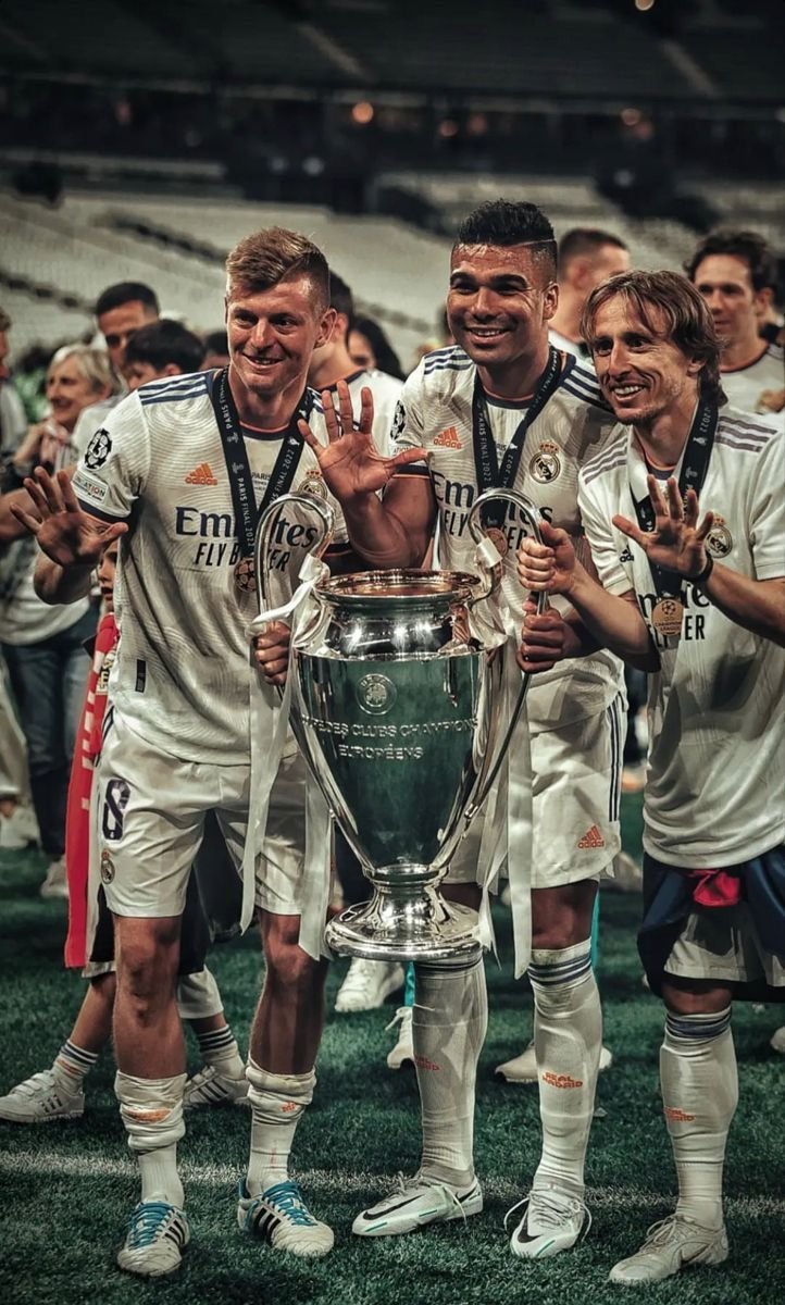 Madridistaowoh's tweet photo. Hãlã mãdríd 🤍 https://t.co/nlIdPrgrL4