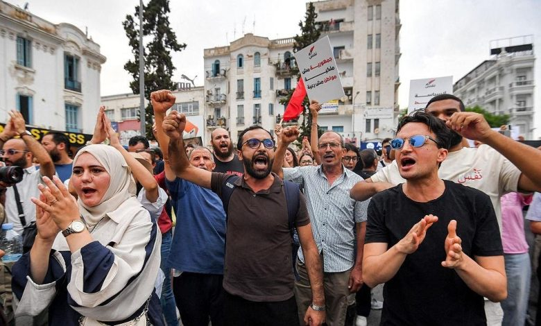 tunisianobs1's tweet photo. جمعية حقوقية تحذر من استمرار نظام قيس سعيد في تفكيك استقلال السلطة القضائية تحت عنوان الإصلاح
#تونس #قيس_سعيد 
https://t.co/1wLDtNAAAV https://t.co/iUEo1hPoKb