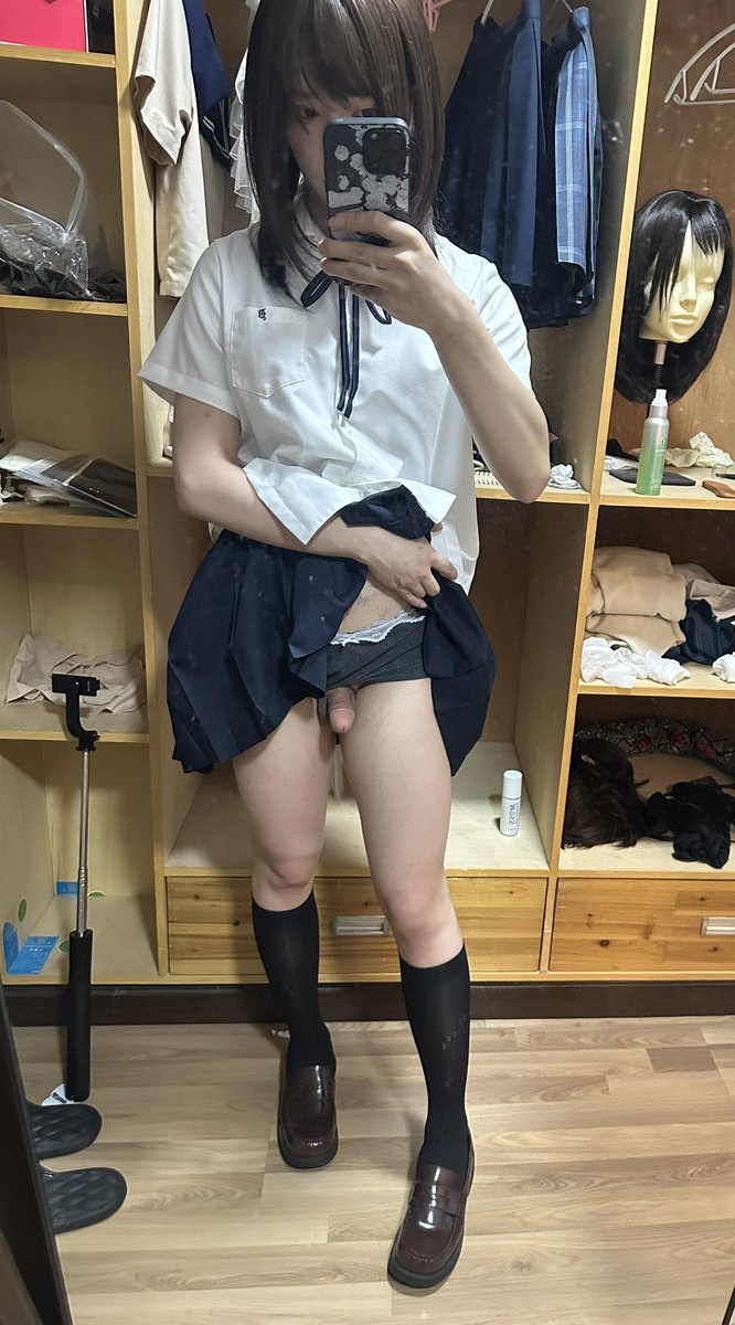 pineapple7999's tweet photo. 露出初尝试
去的时候天快亮了有些人都出门了
还是蛮刺激的
#男娘 #露出 #femboy #traps #nsfw #crossdresser #asiangirl https://t.co/ucMrUeWJ1p