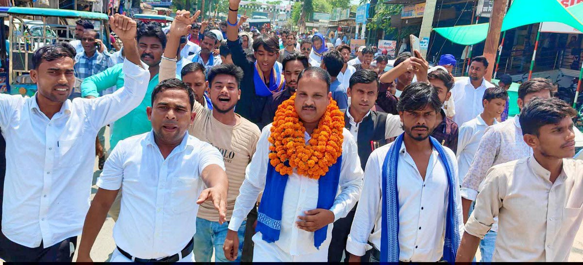 Drkuldeepbhargv's tweet photo. सीतापुर की धरती ने एक बार फिर साबित कर दिया कि भीम आर्मी भारत एकता मिशन की असली ताकत उसके समर्पित कार्यकर्ता हैं।

आज का यह ऐतिहासिक आयोजन आप सभी साथियों के विश्वास, अनुशासन और अथक मेहनत का परिणाम है। मैं जनपद जिला संयोजक भाई Rakesh Rajvanshi सहित प्रत्येक पदाधिकारी, कार्यकर्ता और मिशन के प्रति समर्पित साथी का हृदय से आभार व्यक्त करता हूँ।

हमारा संकल्प स्पष्ट है—सीतापुर में संगठन को बूथ, गाँव और वार्ड स्तर तक पहले से अधिक मजबूत बनाना है।