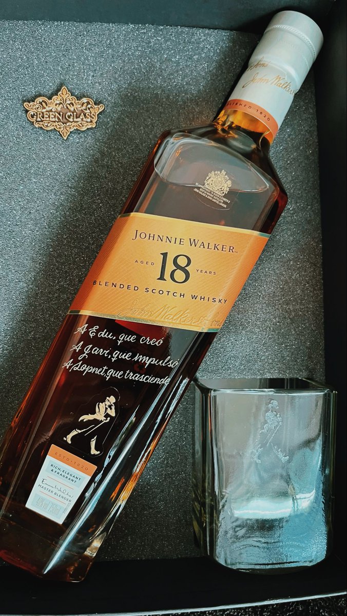 GreenGlassAR's tweet photo. 🔥 Regalo artesanal y personalizado para sorprender a cualquier hombre con botellas de whisky 🥃 Johnnie Walker creado por el artista @lanchi78 de Green Glass. 👉 Disponible únicamente en tienda online de Green Glass https://t.co/Hm8IqZUp9L #whisky #regalos https://t.co/Rj2K42aPAK