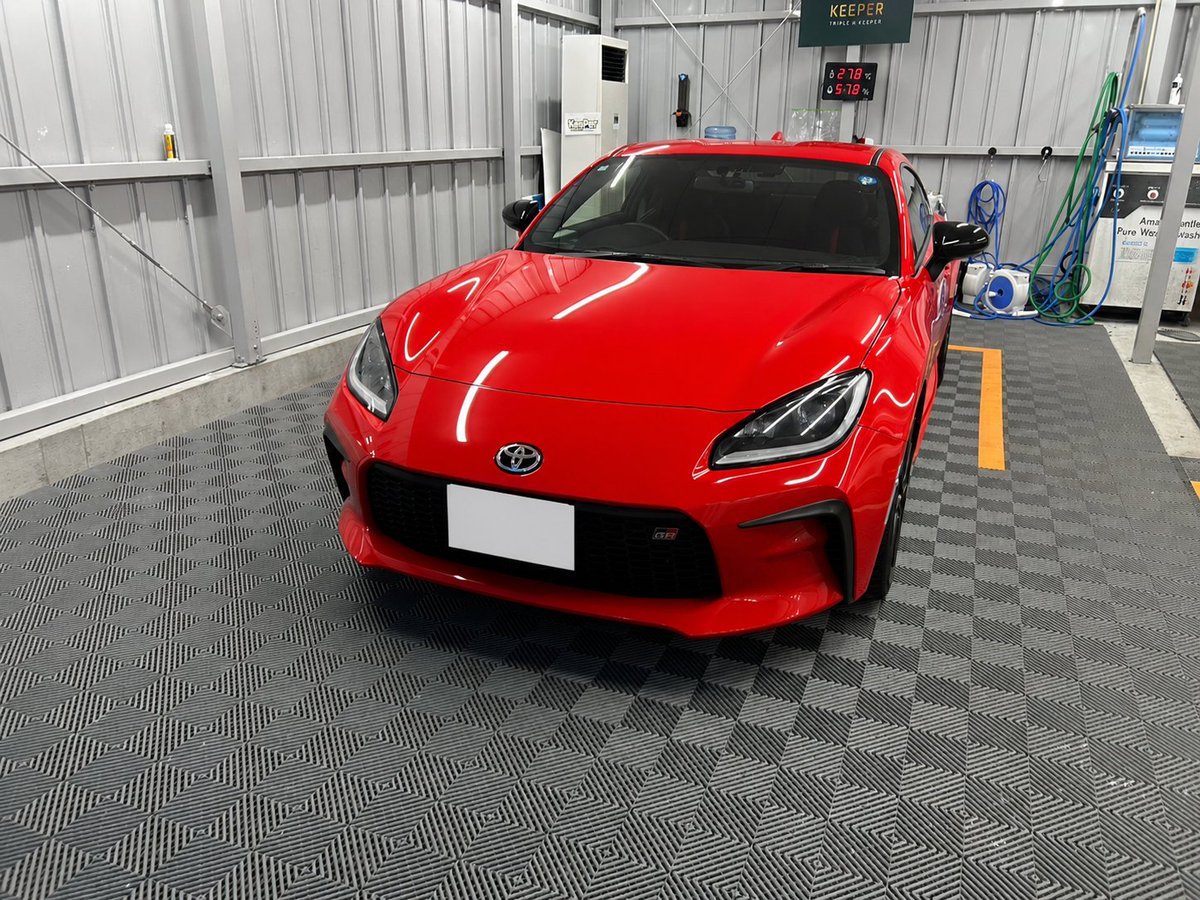absolutezero_ba's tweet photo. 本日はキーパーコーティングのメンテナンスしてきました

ダイヤキーパーからダイヤキーパー2にアップグレード✨

そして納車からもう約1年か…早いですねぇ
86界隈の皆様これからもよろしくお願いします
#GR86 https://t.co/h3aasxodAR