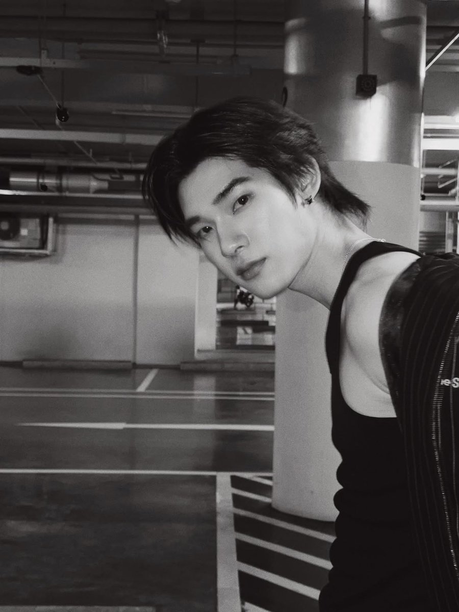 teeteebaipor's tweet photo. ไม่เอาละมั้งโพแม่อ่ะ ละมัมไม่ต้องปิดไฟนะ เดี๋ยวตี๋ปิดไฟให้เอง โคตรจะหล่ออออออ เฮียตี๋มาว่ะ 😎 https://t.co/QzTSjJGsoF
