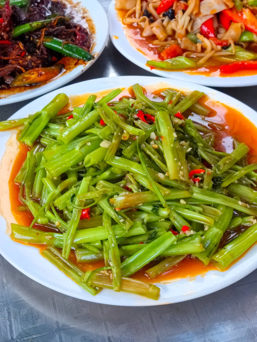 boy_jiaming's tweet photo. 广西防城港港口区😋第云夜市，这个炸猪肺真的香，吃得都流水了馋死了🤤🤤🤤 https://t.co/Yxbcakfx2v