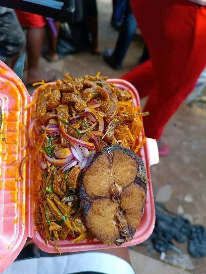 Ebere_mustshine's tweet photo. This is the king of street food https://t.co/6ev0KLaE6E