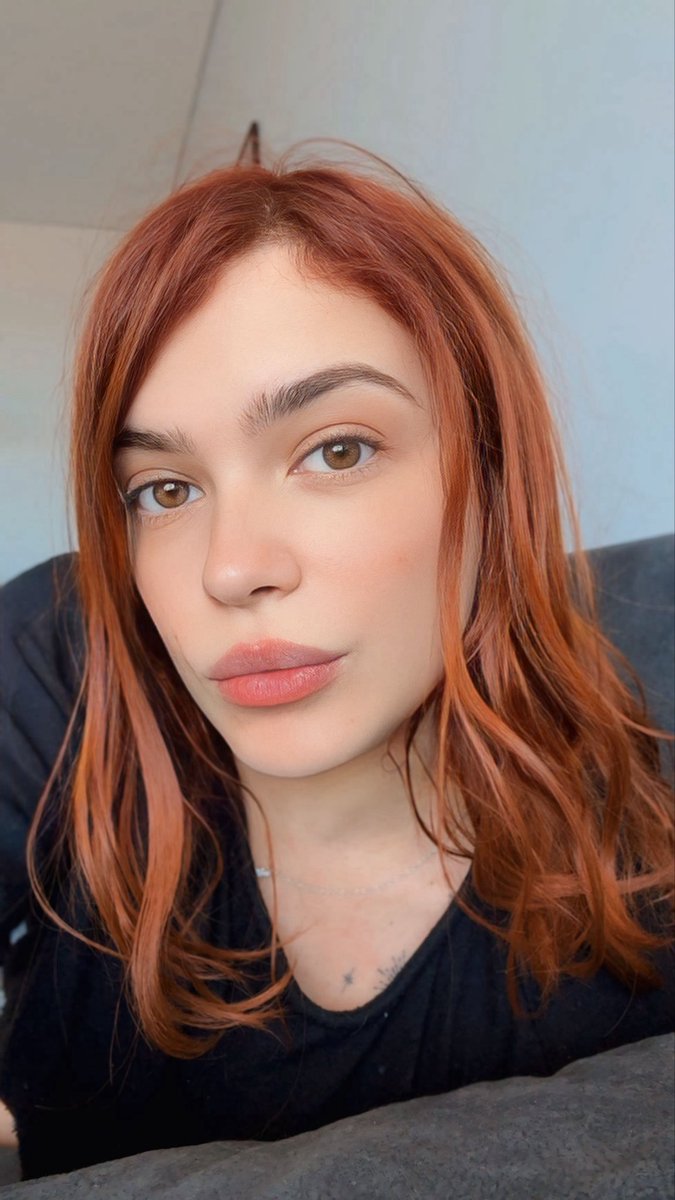 Ivagiury's tweet photo. El liso también me queda no? #FelizMiércoles #girlpower #redhair #findom #selfie https://t.co/nqnMDXBEER