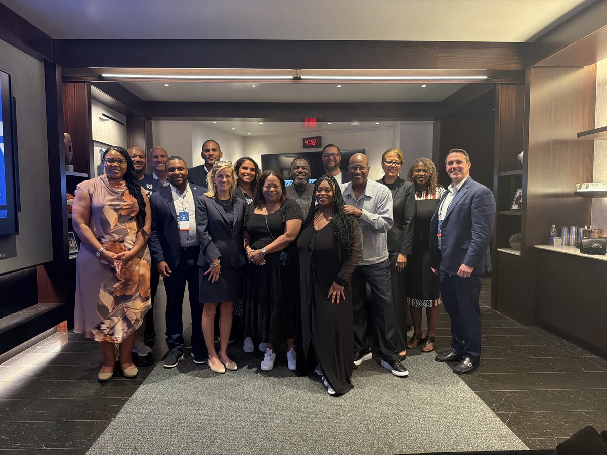 PackOffCourt's tweet photo. Last night, we brought together Twin Cities leaders for Beyond the Court, an evening of connection, collaboration, and community before the Lynx game. Thank you to everyone who joined us and made the night so impactful! https://t.co/8af8vMjCPl