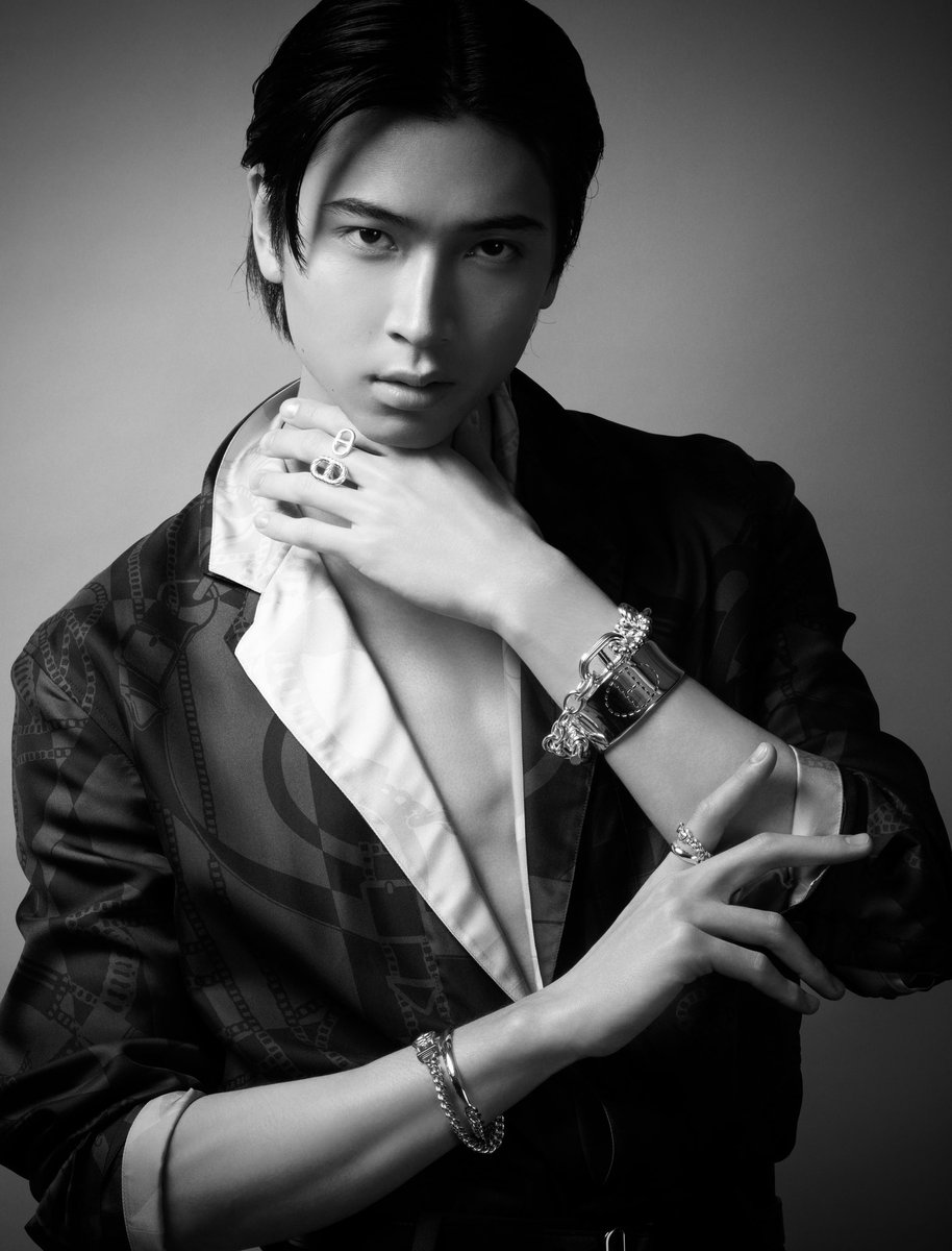sasaguchi_photo's tweet photo. AERA Style Magazine Webより

庄司浩平君が魅せるジュエリーです。
本日もモノクロームバージョンです。

#aera #庄司浩平 https://t.co/XVY1D2jFsD