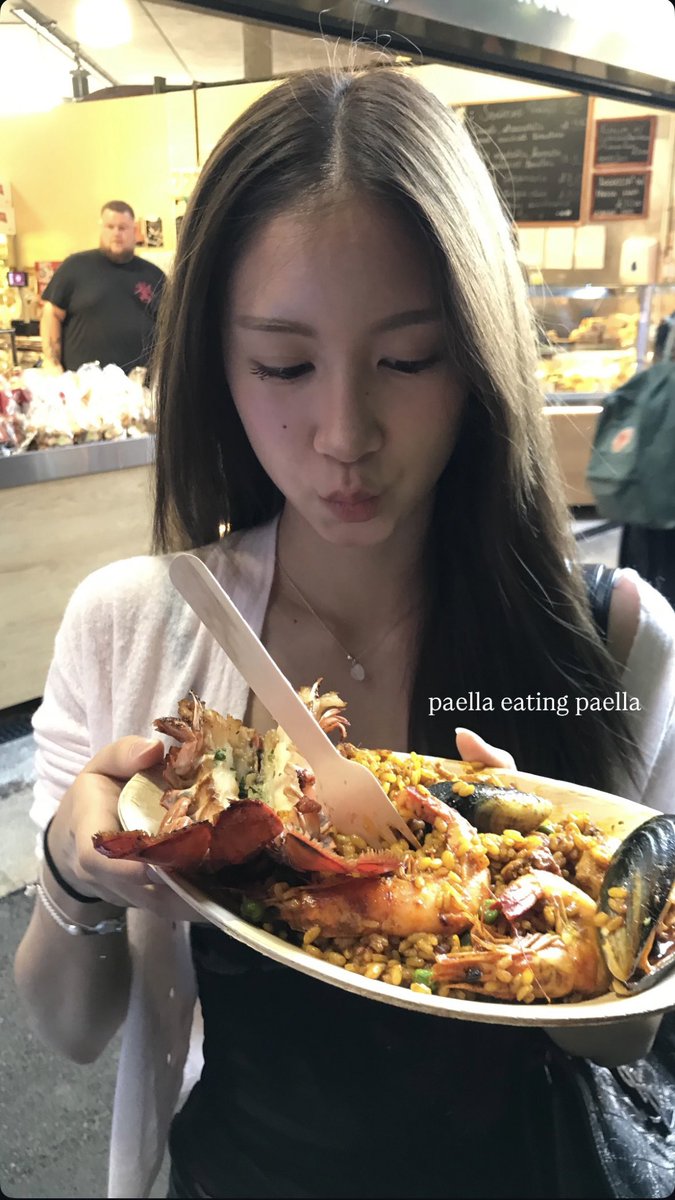 notetopaeyah's tweet photo. ปาเอญ่ากินปาเอญ่า ปาเอญ่าหยุดตล้ก😂

#pitchapaeyah https://t.co/wRfNbgbVn4
