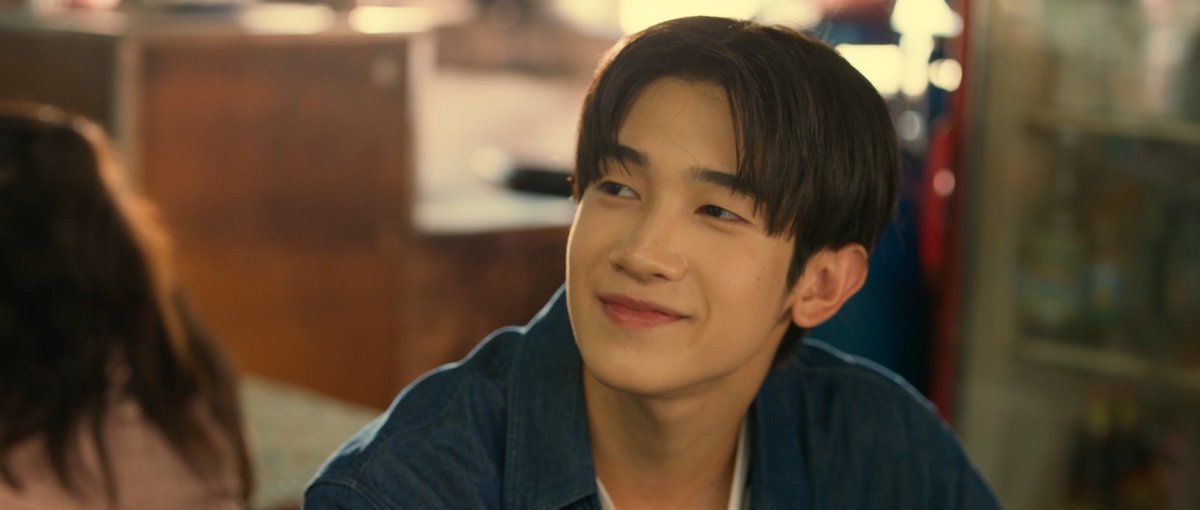 GMMTV's tweet photo. จะโตแค่ไหนแม่ก็ใช้มาซื้อซีอิ๊ว 5555😂55555
#WhenOrangesFallFinalEP

@___progresss___ https://t.co/1gS63S8wrO