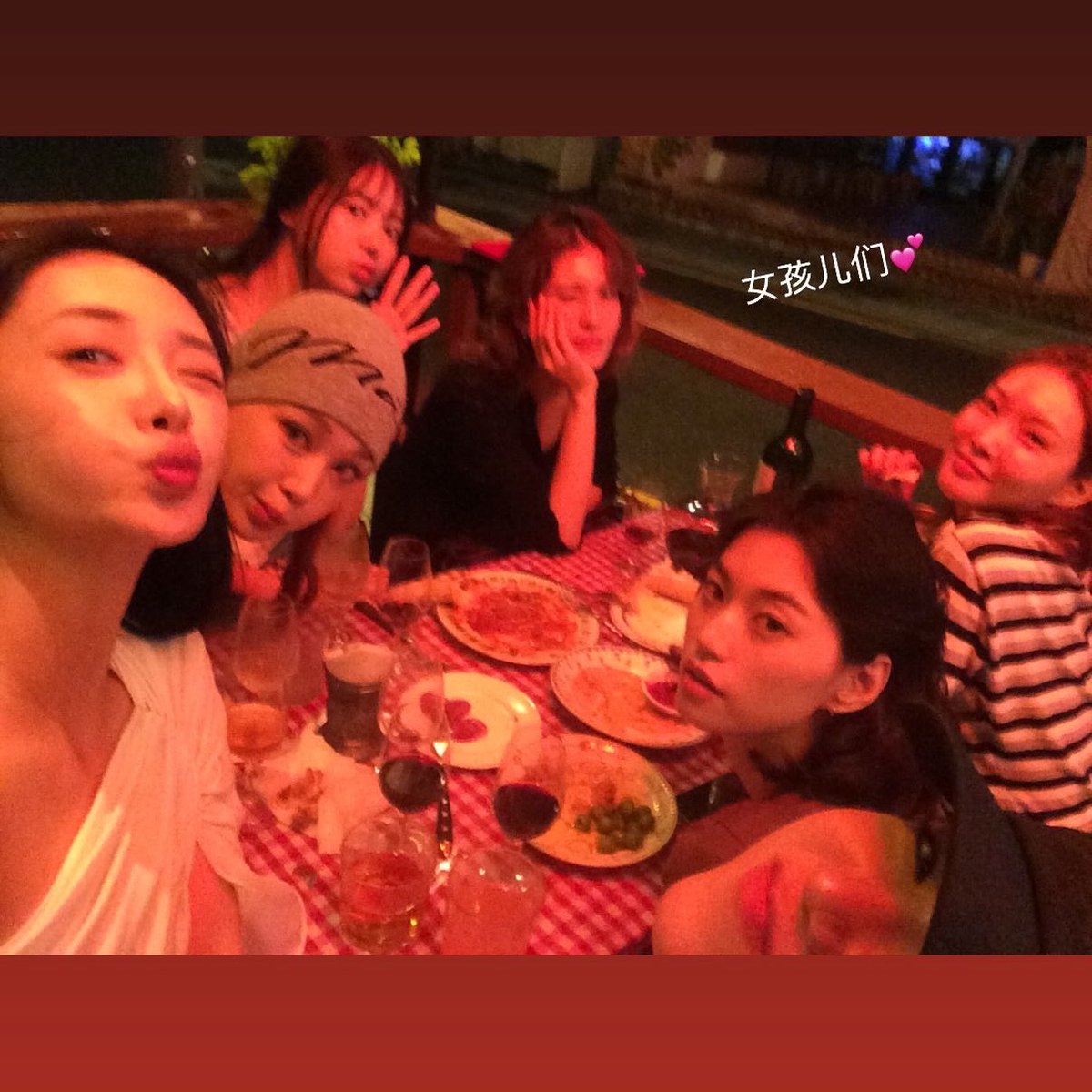 angduck2's tweet photo. 애들아 https://t.co/lgD14GNtr2