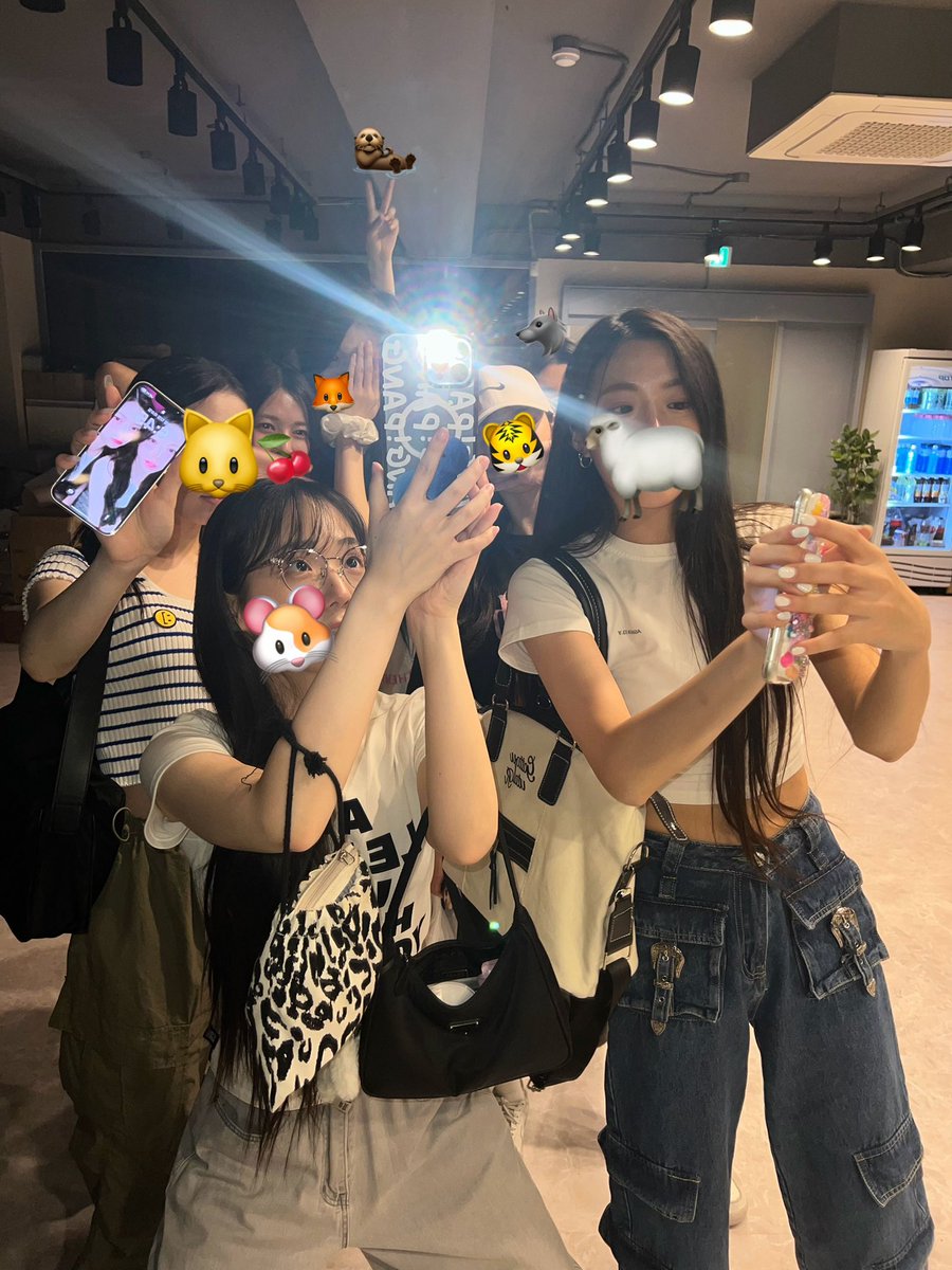 S2O806's tweet photo. 260729 코스모톡 #윤서연 https://t.co/ZPxS8muCri