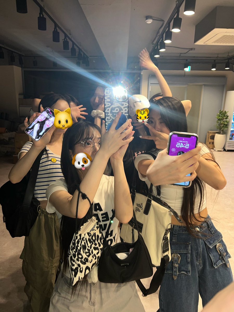 S2O806's tweet photo. 260729 코스모톡 #윤서연 https://t.co/ZPxS8muCri