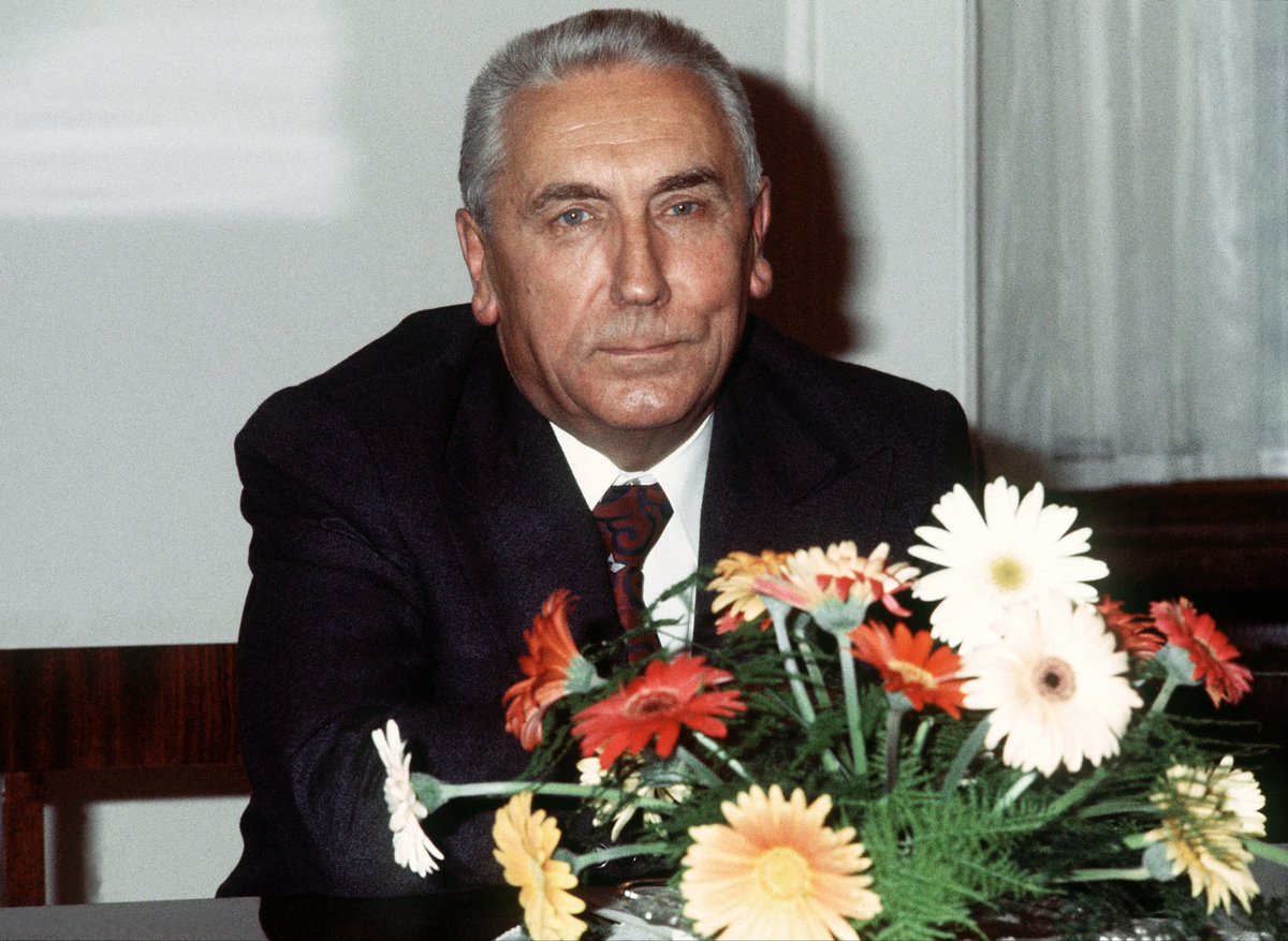 25YearsAgoLive's tweet photo. Edward Gierek, who was head of Communist Poland from 1970 to 1980, dies in Cieszyn, Poland. He was 88. https://t.co/NI1qzAQoxT