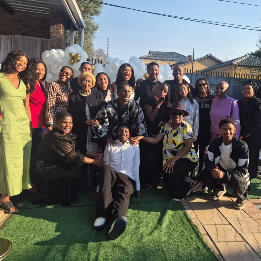 onkatlilembele_'s tweet photo. This past Sunday was especially meaningful as we celebrated the baptism of our precious twins Theto & Thato (T&T). I am an uncle to (Twins).
"How good and pleasant it is when God's people live together in unity!" — Psalm 133:1 🤍
#BaptismCelebration #TandT https://t.co/204ObNtJwH