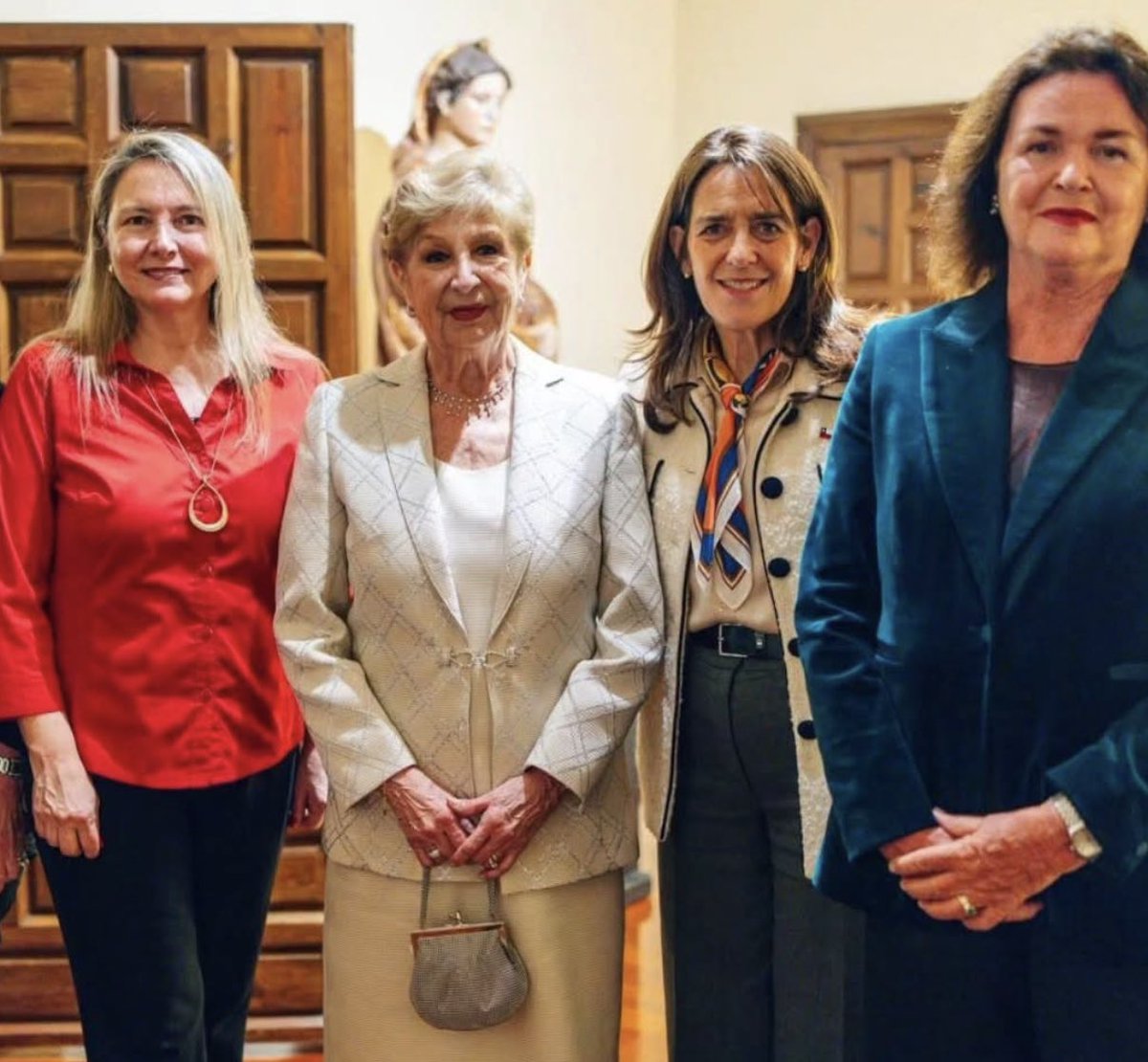 MaggInvernista's tweet photo. 🔴Nuestra distinguida primera dama con su par, Martita ❤️ https://t.co/WAthU9dTYr