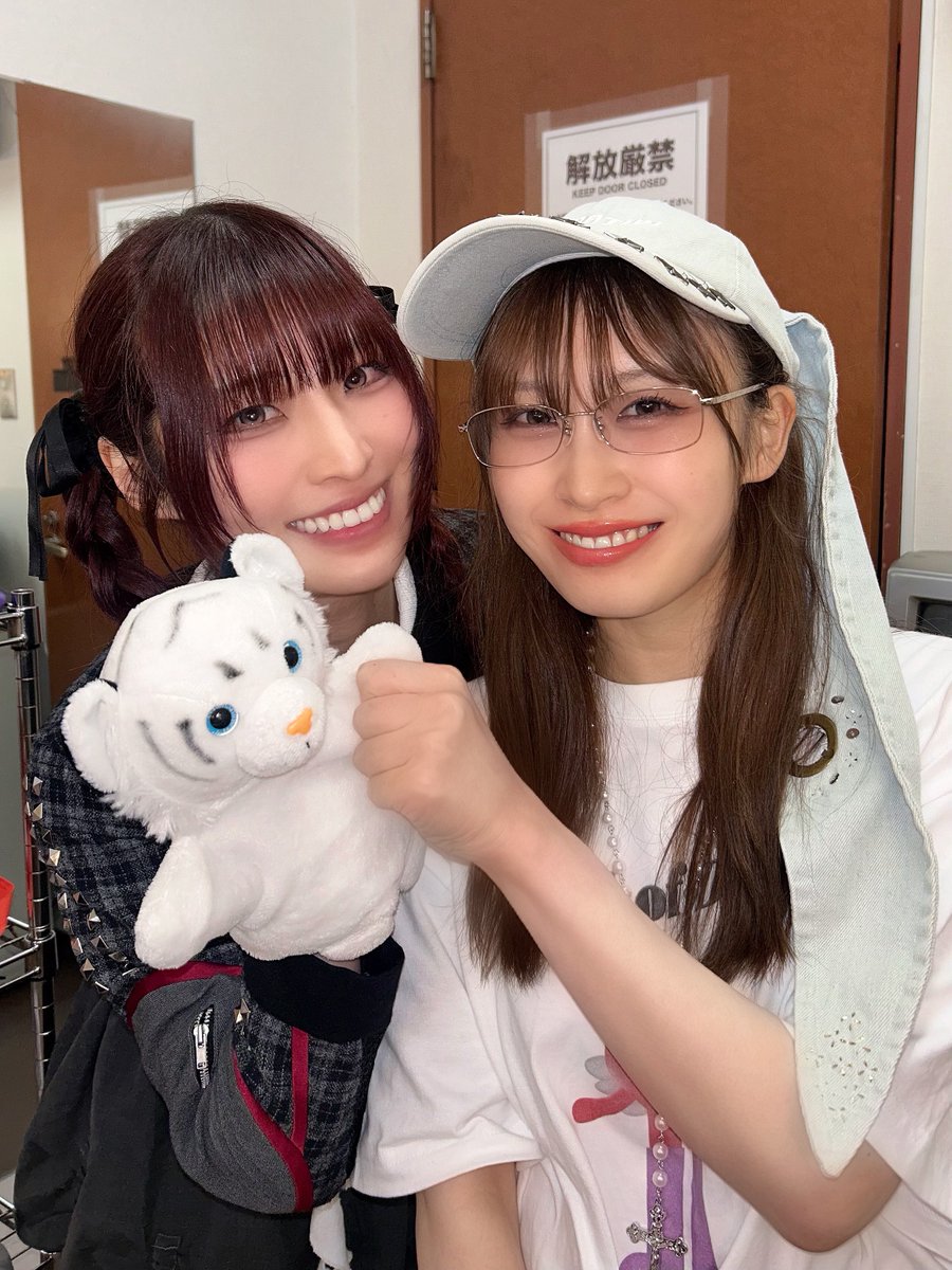 __yuuaself__'s tweet photo. hypermoshkotto有難う大好き、hypermoshkottoは永遠だから・・・
（ライブ観て、ステージとフロアのマブさに爆涙バケモンになってしまった内山） https://t.co/4ZzL63t1oX