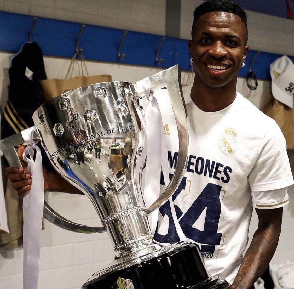 Ilvaite0's tweet photo. Major trophies won in their first two seasons with Real Madrid:

Kylian Mbappe                             Vini Jr https://t.co/xUIA0kuXLJ