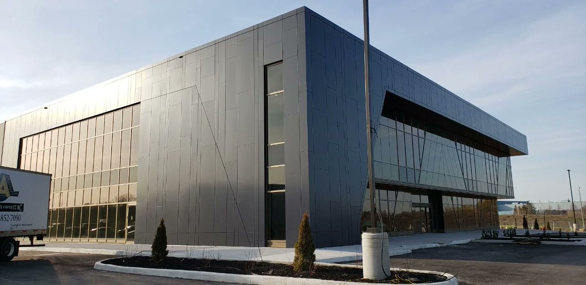 BuildskyToronto's tweet photo. #Innovation meets #exceptionalcraftsmanship at #AutolinxExpress #ACMCladding, #Milton! 🔷This striking #commercialfaçade showcases the #sleekbeauty, #durability, and #modernappeal of #AluminumCompositeMaterial (#ACM) #cladding. https://t.co/Qe5ZGcuHa7
#BuildingFacade #Exterior https://t.co/VMNNje2kDa