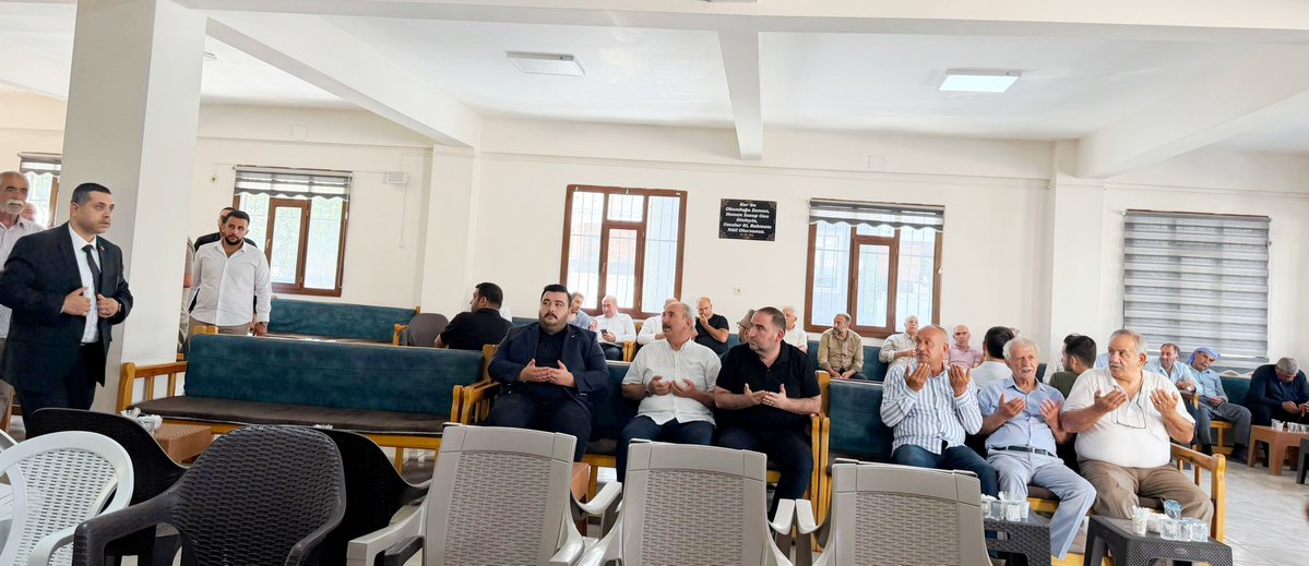 MHP__Karakopru's tweet photo. İlçe Başkanımız Av. Mehmet Murat TOPAL ve Yönetim Kurulu Üyelerimiz, ÜRÜN ailesinin taziyesine katılarak başsağlığı dileklerinde bulundular.

​Merhuma Allah’tan rahmet, kederli ailesine ve yakınlarına sabır diliyoruz. https://t.co/HnreMtV835