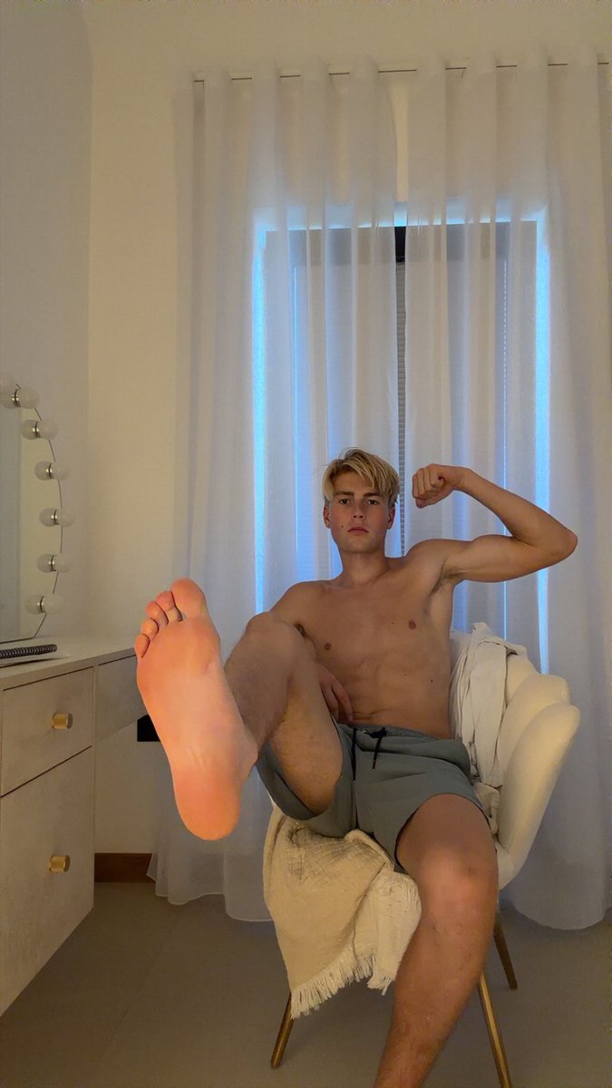 MasterRM0's tweet photo. Serve now!!!! https://t.co/29FSyT9VsT