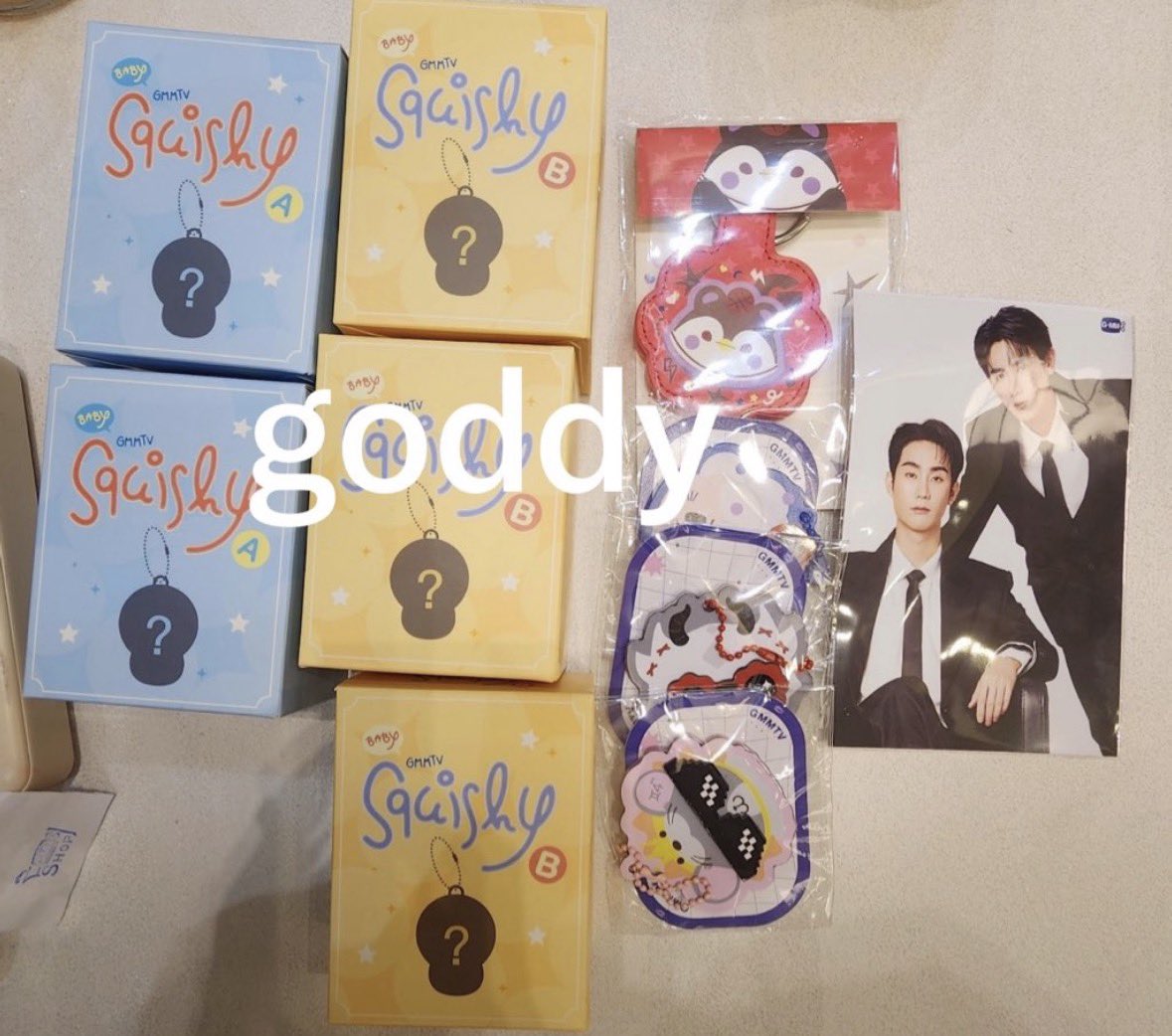 Goddyly9's tweet photo. ปล่อยต่อ setนี้3,300 (เราฝากร้านหิ้วมาเกินค่ะ)  😭
แยก 
กาชา 300 (นิ้ลเน้ก200)
ที่เหลือราคาออริค่ะ 
#งานมหกรรมนิยายนานาชาติ2026xGMMTV #ตลาดนัดgmm #ตลาดนัดgmmtv #ตลาดนัดเจมมีไนน์โฟร์ท #ตลาดนัดJasper #ตลาดนัดนนน #ตลาดนัด���อสบุ๊ค https://t.co/8Tb927uqVw