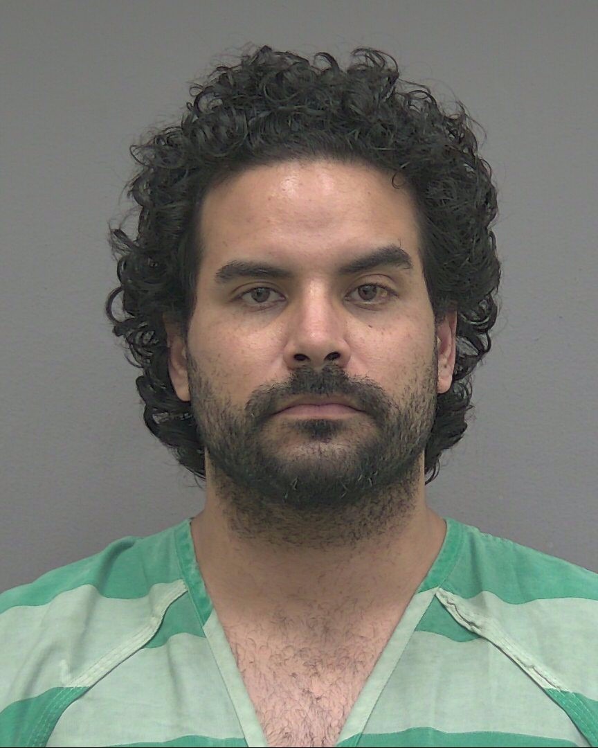 libsoftiktok's tweet photo. Patrick Alexandre DeSouza, a resident at @UFHealth whose bio boasts that he’s an LGBTQ DEI activist, was just arrested in Florida after he allegedly entered a random man's hotel room, got into his bed, and attempted to touch him.

The male victim said he woke up to find DeSouza in his bed with him.

DeSouza claims he was there to meet someone he found on an app, but didn't know who it was and simply entered the wrong hotel room.

This is a DOCTOR…
