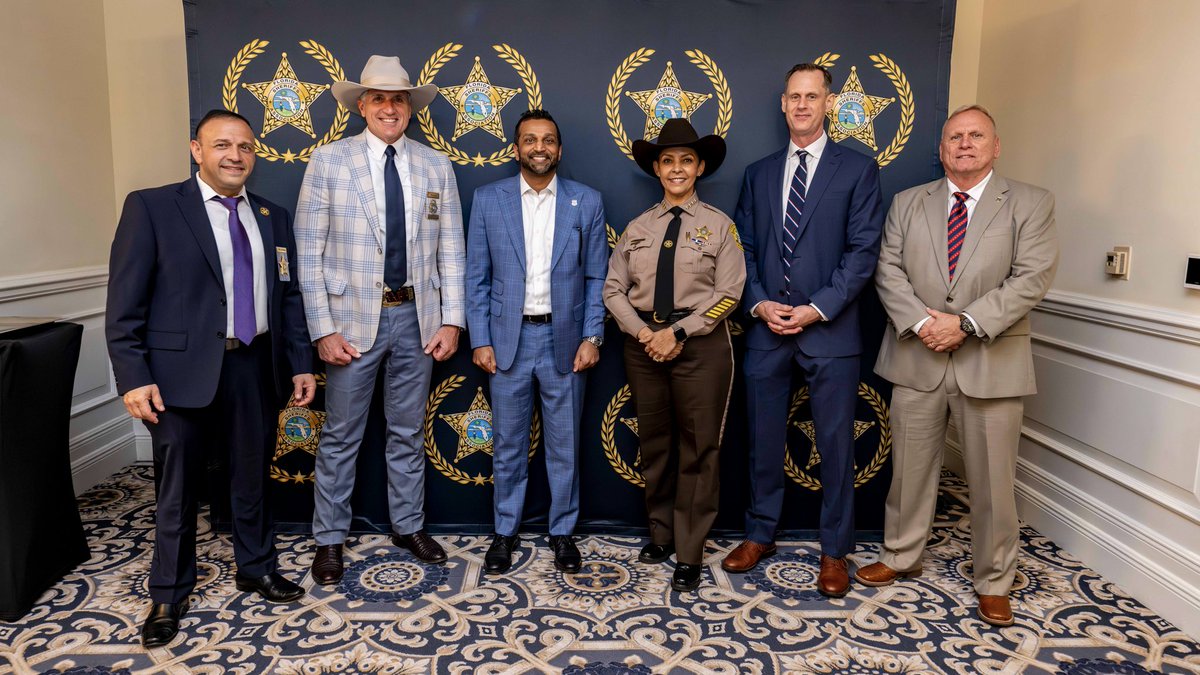 fdlepio's tweet photo. During the @FLSheriffs Summer Conference in Doral, FDLE Commissioner Mark Glass met with @FBI Director Kash Patel to discuss the incredible work our law enforcement officers have done in the Law-and-Order State of Florida and the great partnership FDLE has with the FBI. 

We continue to work with our local, state and federal partners to safeguard our citizens and uphold our FDLE mission of promoting public safety and strengthening domestic security.