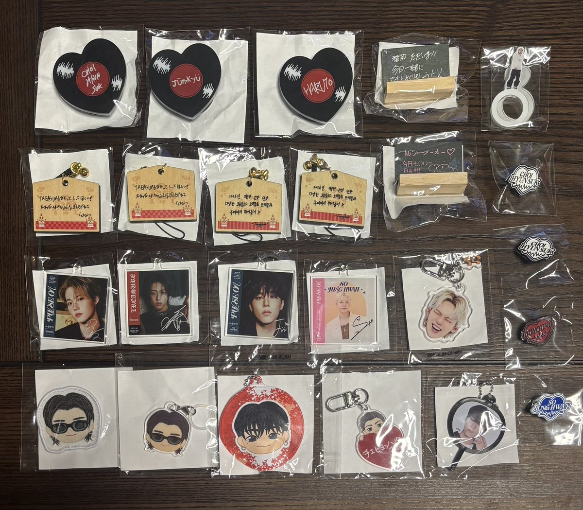 t10_y_'s tweet photo. TREASURE POPUP カプセルトイ トレカ 交換

譲） 写真のもの

求） リプ欄＞同異種ジェヒョク

郵送希望📮有明両日で手渡し可能⭕️
他ツイのものとまとめて交換も可能です！
お気軽にお声掛けください🙇🏻‍♀️ https://t.co/79vBFVs6NM