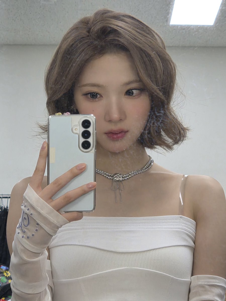 H2H_NEWS's tweet photo. 260729 JIWOO WEVERSE POST

“just this and that”

#Hearts2Hearts #하츠투하츠 #H2H @Hearts2Hearts https://t.co/FuQ84kOUsY