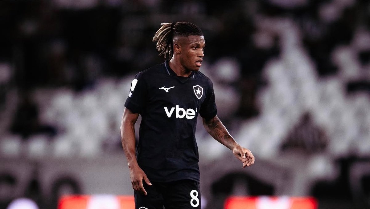 fdmcoficial's tweet photo. O presidente do Botafogo reforçou que o volante segue sendo tratado como uma peça importante na temporada. Segundo João Paulo, não existe qualquer tensão com o jogador e é visto como uma das armas do elenco.
#Botafogo #FDMC https://t.co/R27nHRW6du