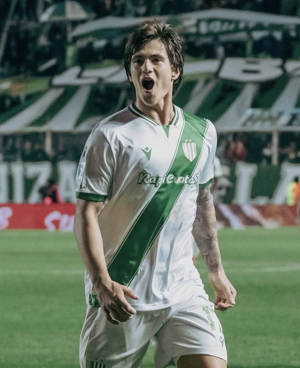 HisDeInferiores's tweet photo. 📊🇳🇬 Tiziano Perrotta lleva OCHO GOLES con la Primera de Banfield a sus 19 años

⚽️⚽️ vs. Sarmiento [Torneo Clausura]
⚽️ vs. Barracas Central [Torneo Apertura]
⚽️⚽️ vs. Real Pilar [Copa Argentina]
⚽️ vs. Tigre [Torneo Apertura]
⚽️⚽️ vs. Newell’s [Torneo Apertura] https://t.co/VZss2OhlaN