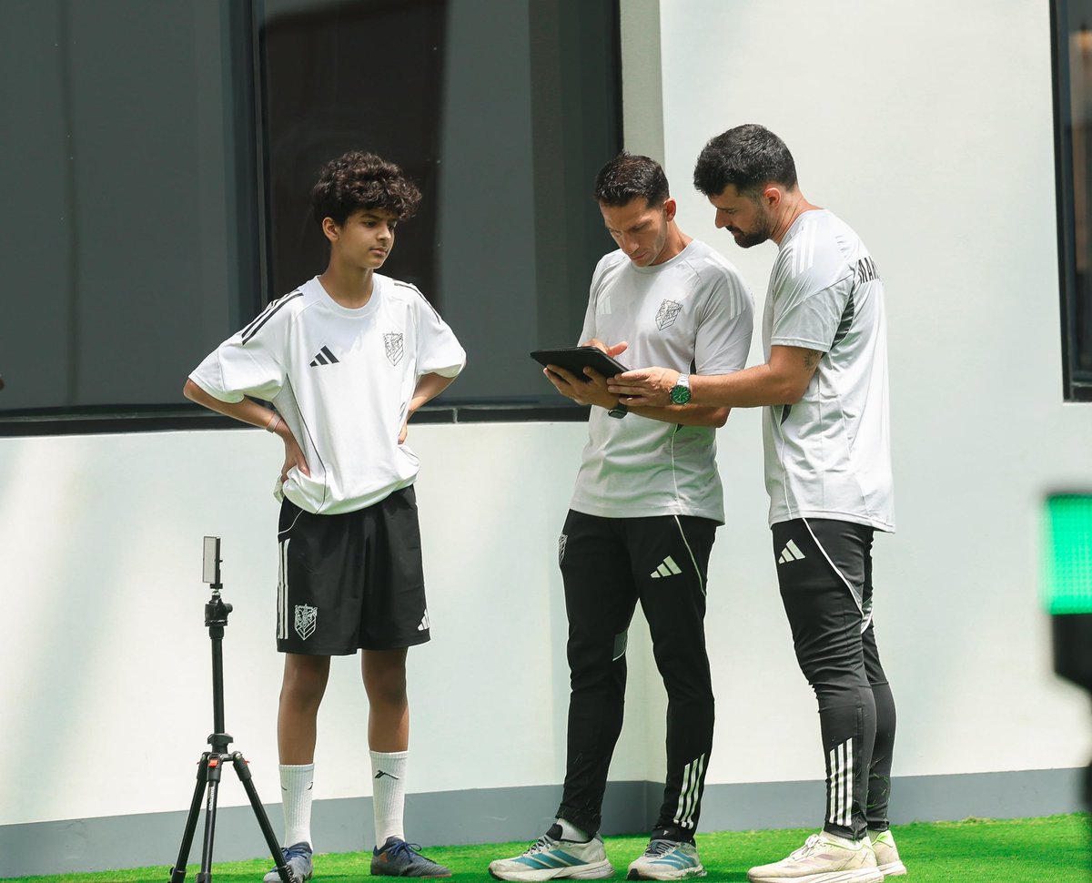 MahdAcademy's tweet photo. مواهب كرة القدم في #أكاديمية_مهد الرياضية يخضعون لاختبارات اللياقة البدنية، استعدادًا للموسم الرياضي الجديد. 📸

#أرض_الأبطال https://t.co/yFp8lvlMFe