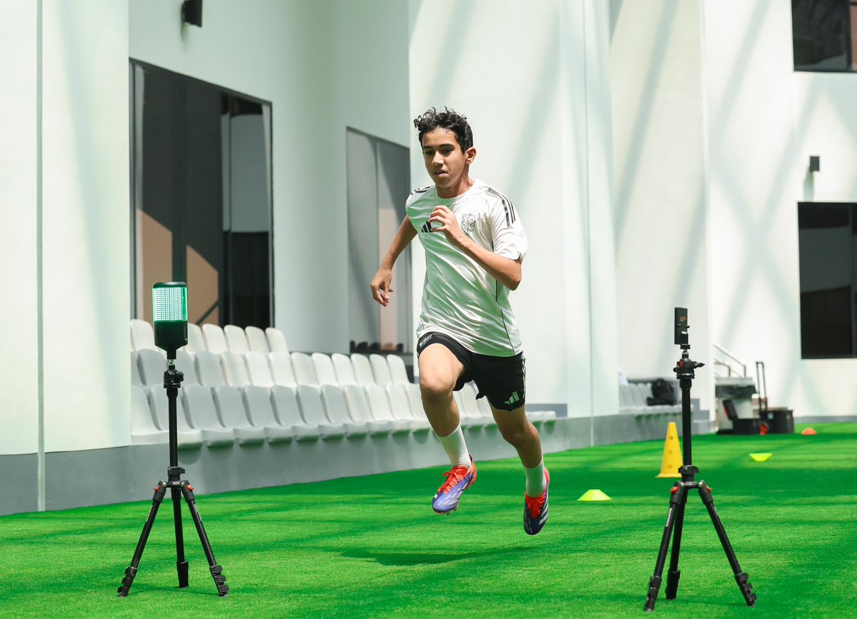 MahdAcademy's tweet photo. مواهب كرة القدم في #أكاديمية_مهد الرياضية يخضعون لاختبارات اللياقة البدنية، استعدادًا للموسم الرياضي الجديد. 📸

#أرض_الأبطال https://t.co/yFp8lvlMFe