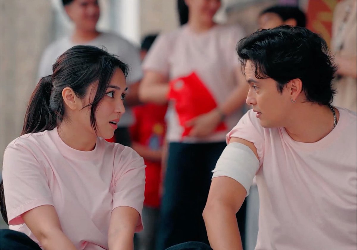 kathkissme's tweet photo. mommy and daddy eye contact alone drives me crazy ugh #someonesomeday https://t.co/dGggjcjwfl