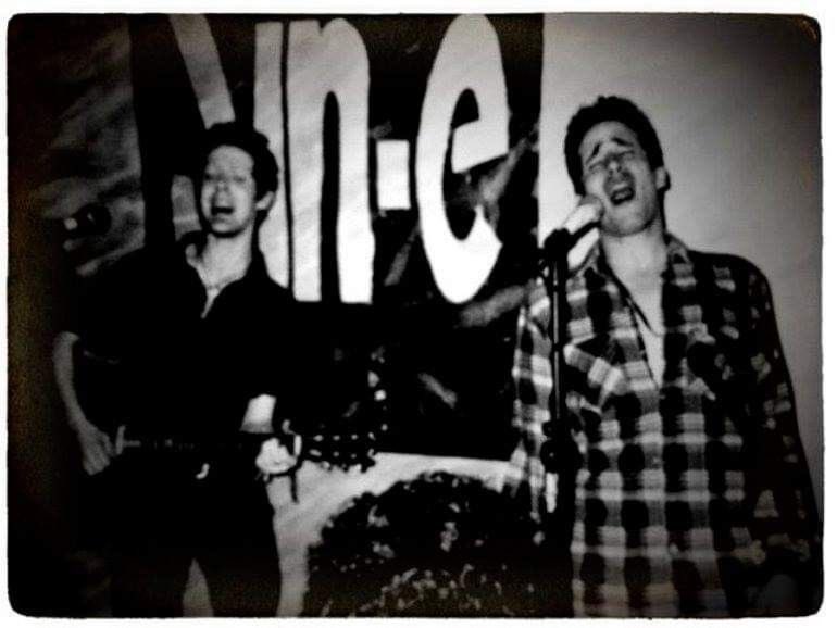 alyosacehov's tweet photo. Two lost souls… they’re in the same place now. 🥺🫂

Jeff Buckley and Glen Hansard in Sin-é

#glenhansard #ripglenhansard #jeffbuckley https://t.co/L2XjLdXl1w