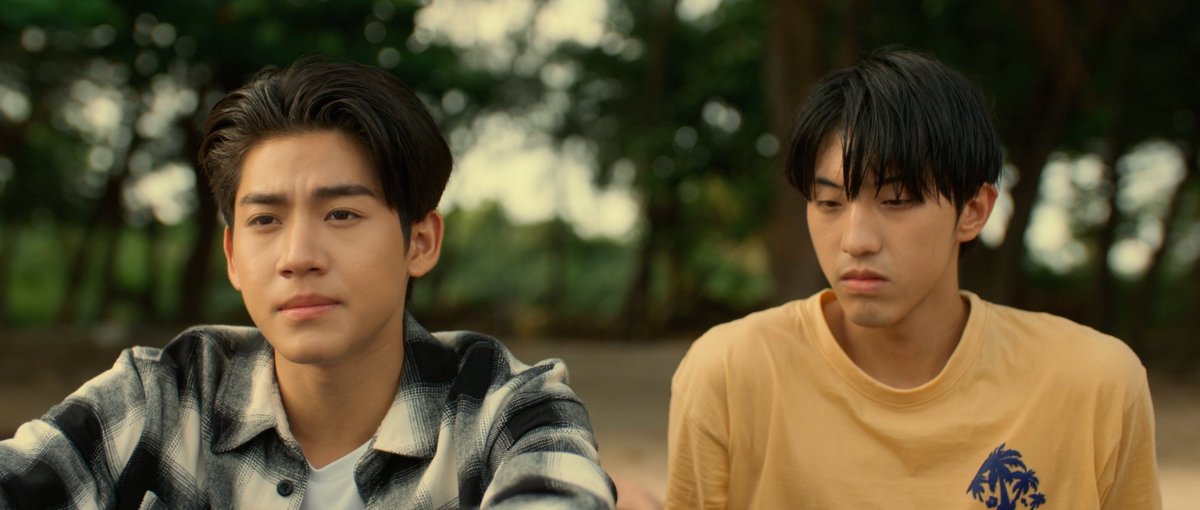GMMTV's tweet photo. 'มึงสองคนอยู่ด้วยกันด้วยซ้ำ มึงก็อย่าปล่อยให้ตัวเองรู้สึกไกลกันดิวะ'
ลึกซึ้งมาก ออก้าโตขนาดนี้แล้ว 🥰
#WhenOrangesFallFinalEP

@almondsleepp @___progresss___  @Kktken_Lim https://t.co/ToZPOA1iaK