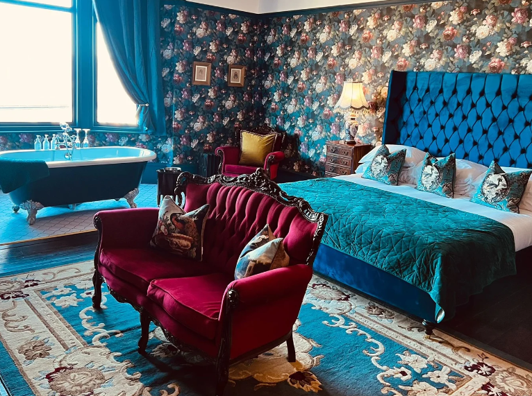 alanjpicken's tweet photo. #FORSALE Well-known, Established Hotel &amp; Bar Business in Ilkley #WestYorkshire £74,950
The hotel has 6 guest rooms, each suite is characterised by its own unique style in true Edwardian fashion, using only 4 colours of the era, with original decor.
Request full details today! https://t.co/FS7nfWqLDP