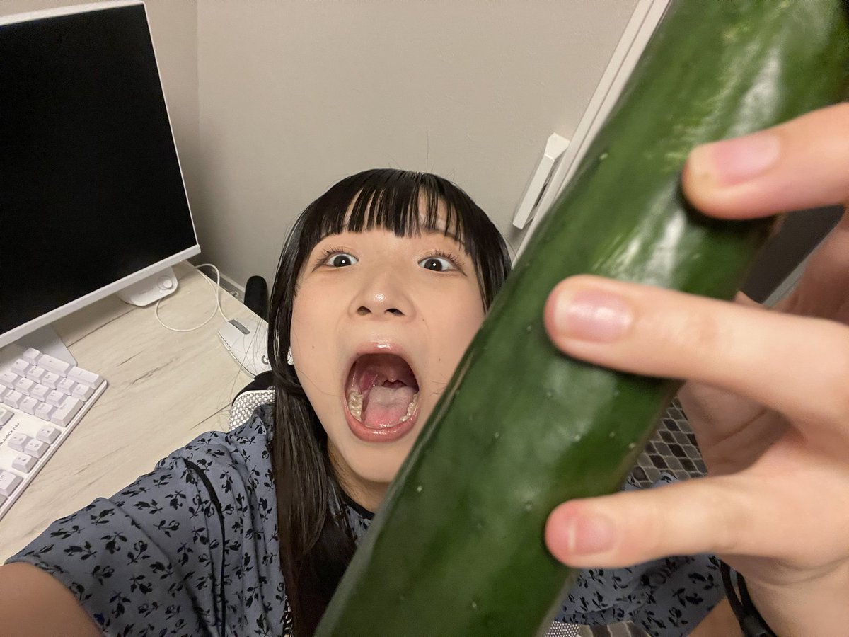 xvvlln's tweet photo. YouTubeのサムネにするなら何枚目がいい？ https://t.co/rtlpzlFB3B