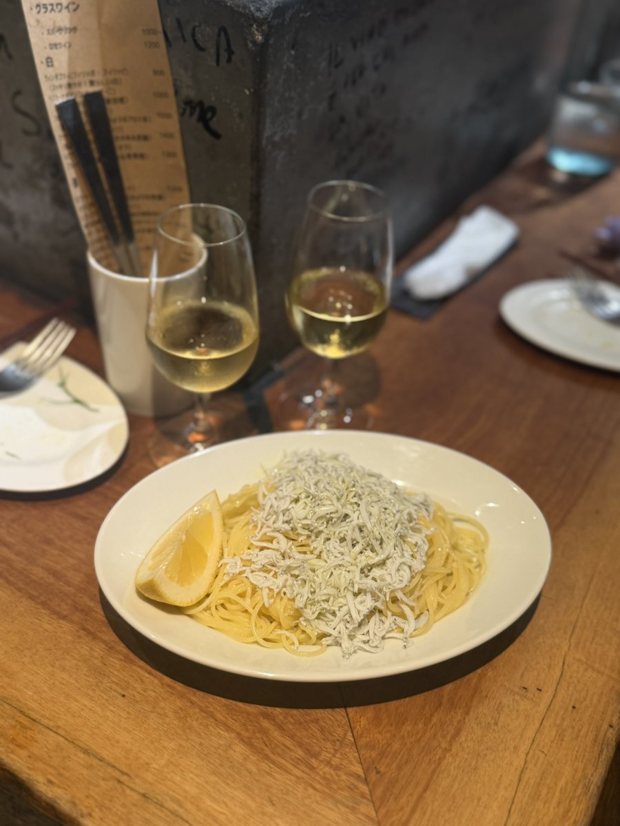 ___onan__'s tweet photo. 学芸大学 あつあつリ・カーリカ
しらすとレモンのパスタ美味しすぎた🍋♩ https://t.co/4kWGY3yhTF