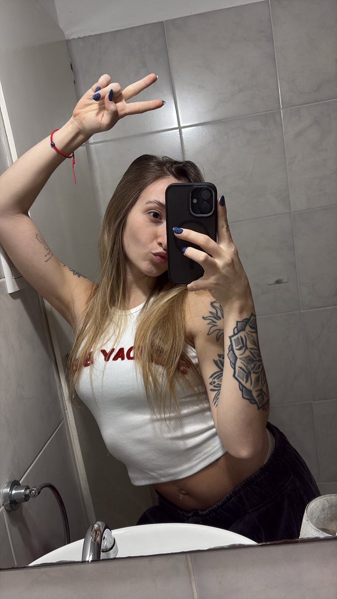 moonlitxeve's tweet photo. be honest... smash or pass? 👀 https://t.co/bQkcrQF7wV