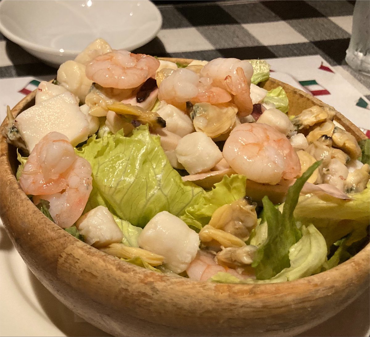 oka_1216's tweet photo. 友人とご飯！
めっちゃ美味しいイタリアンをご馳走してもらってしまった…！
ありがとうございます😆 https://t.co/J24OEU23Q6