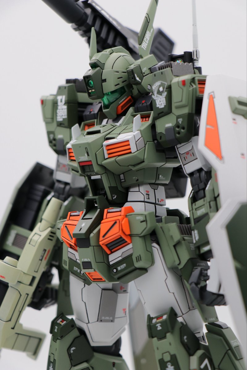 type1_gunpla's tweet photo. #カッコいいローアングルはろうぜ https://t.co/aOtsTHXqZZ
