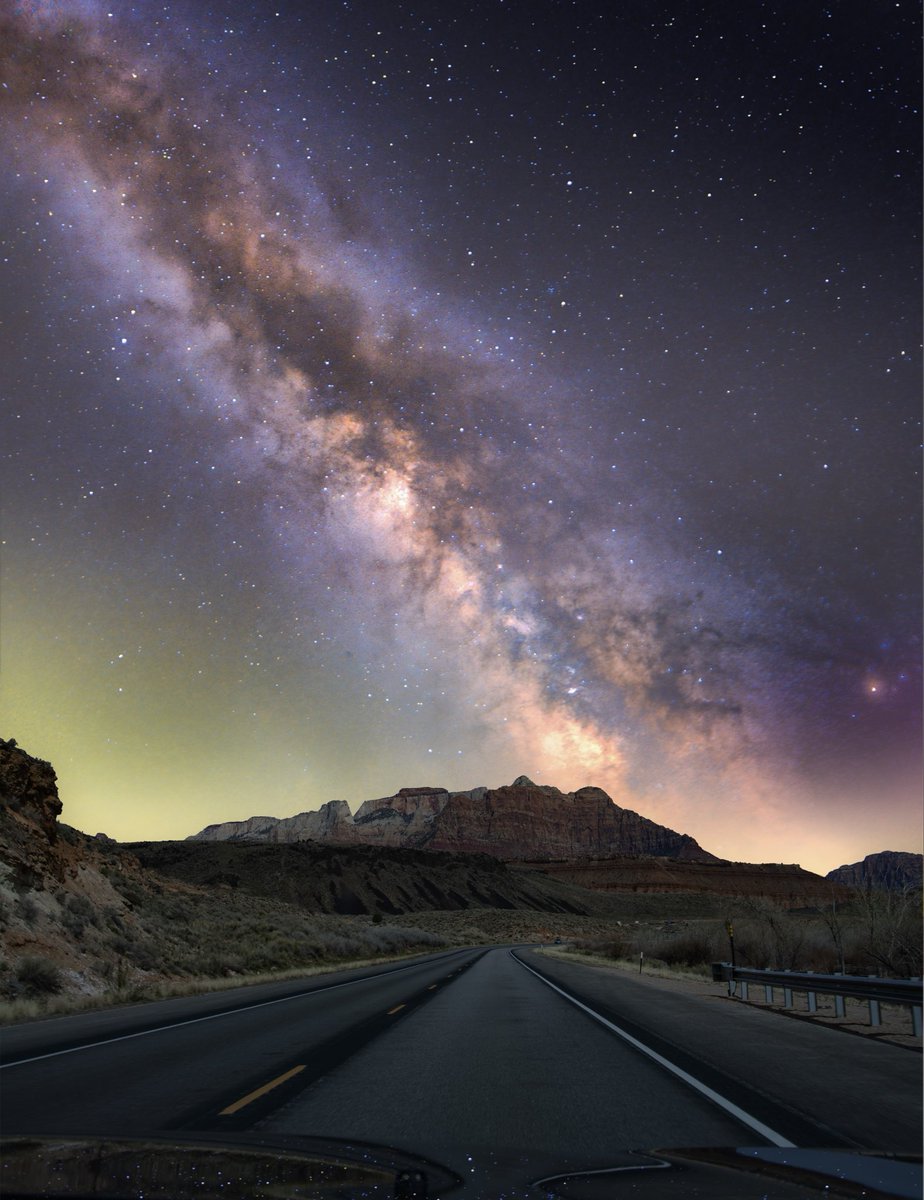 GavinDeVicePic's tweet photo. I forgot my tripod but the hood of my car worked just fine

📍Route 15 in Arizona https://t.co/aTH7Fm0zur
