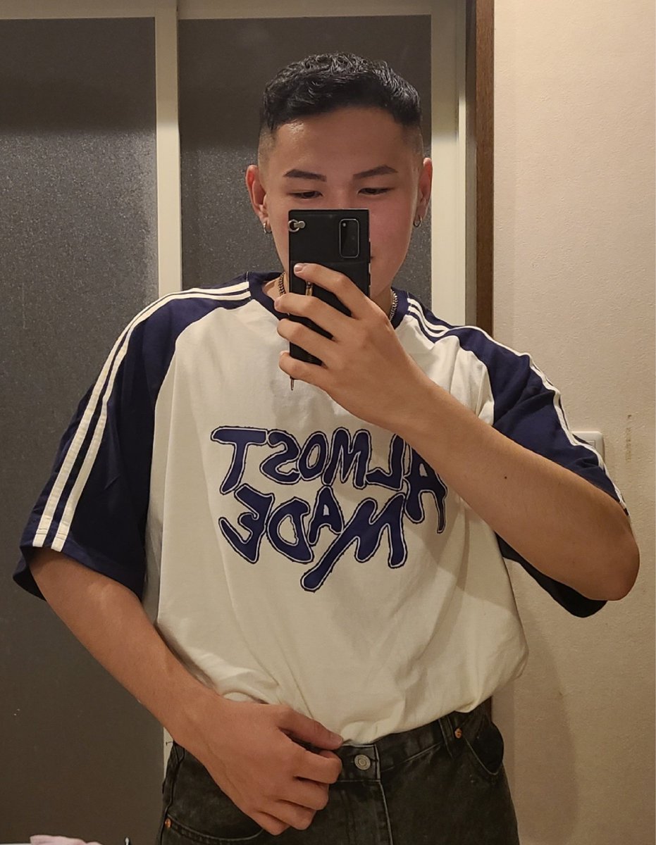 Aniash_06's tweet photo. 新し���服買った😻
これで海行きたい https://t.co/VFMe0dOFej