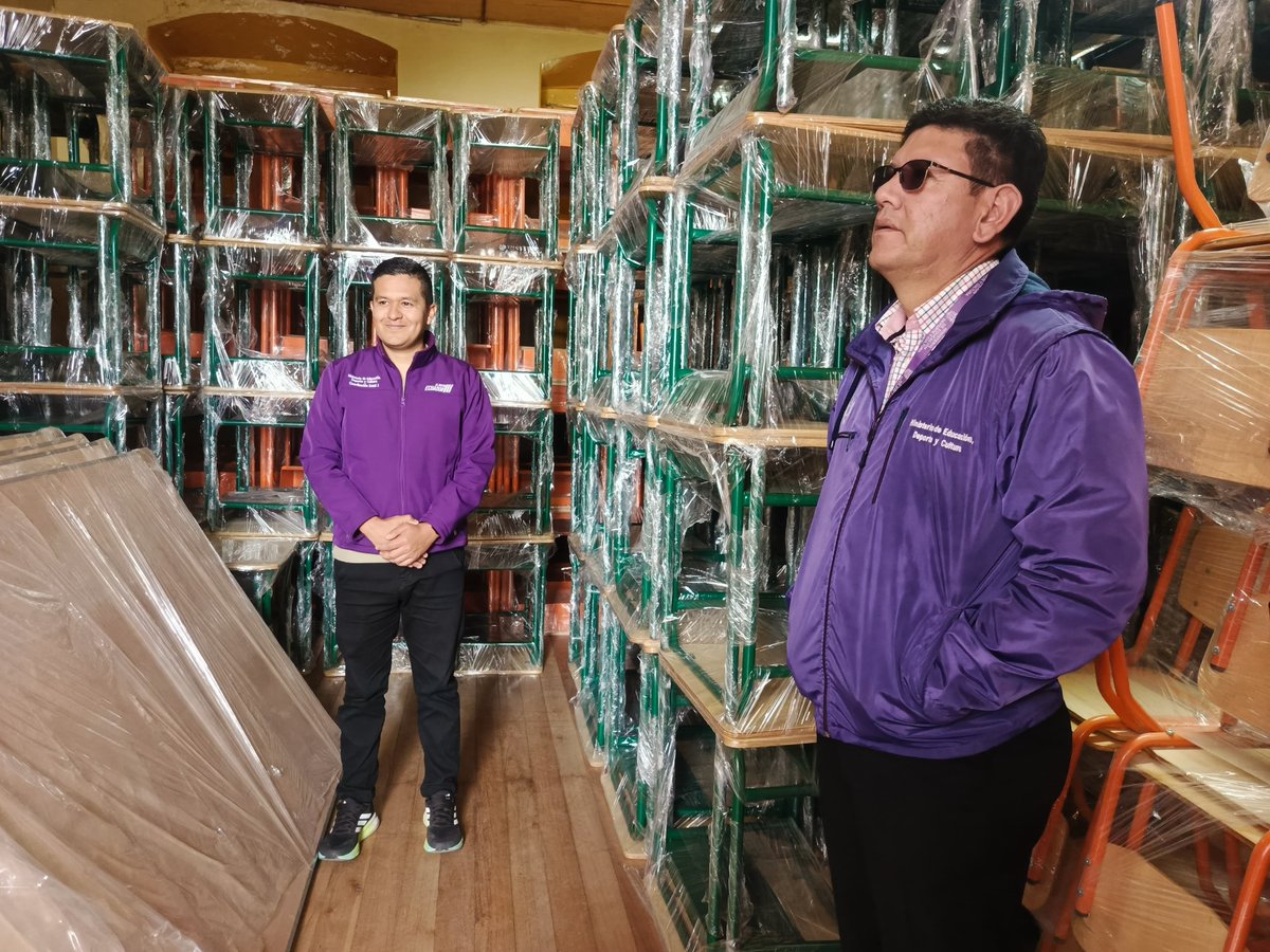 EducacionZ3_Ec's tweet photo. [COTOPAXI] ✨🏫🪑Previo al inicio del nuevo año lectivo Sierra-Amazonía, recorrimos varios planteles del Distrito Salcedo, constatando el avance de obras de infraestructura y la dotación de mobiliario, para brindar a nuestros estudiantes y docentes espacios adecuados y seguros. https://t.co/plaLinCfQq