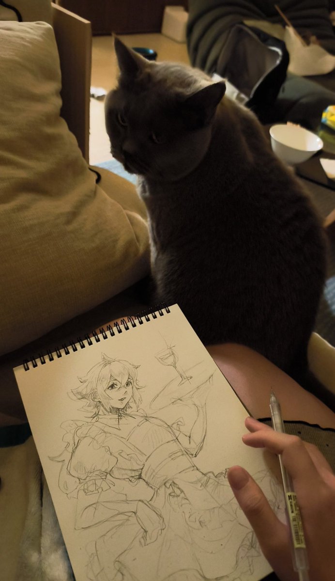unexpecteduwu's tweet photo. She's judging me https://t.co/auEg8waXFa