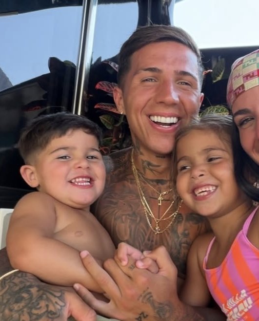 otbmrtnz's tweet photo. te amo enzo papá 🥺🤍 https://t.co/55weYgCFRF